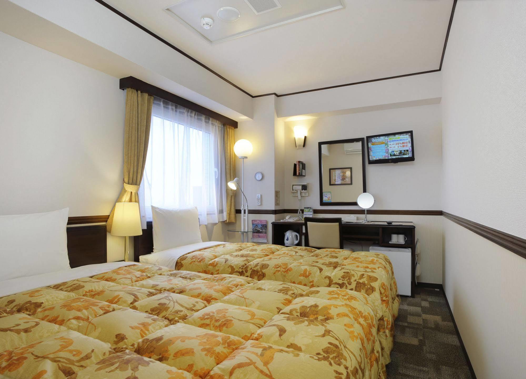 Toyoko Inn Sendai Nishi-Guchi Hirose-Dori Екстериор снимка