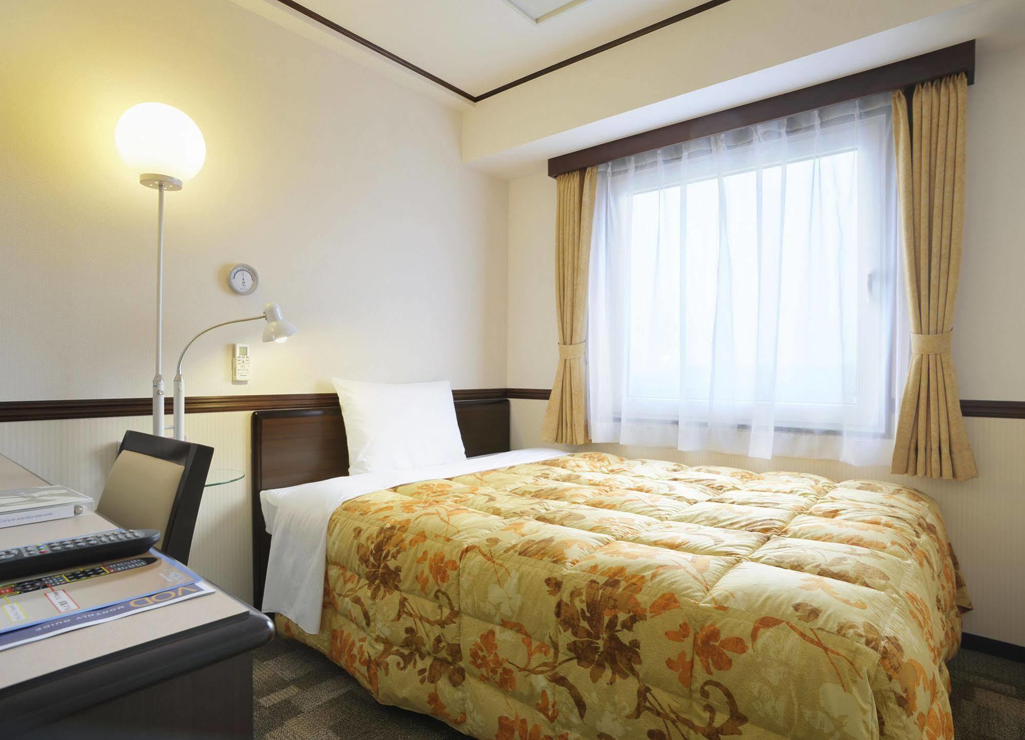 Toyoko Inn Sendai Nishi-Guchi Hirose-Dori Екстериор снимка