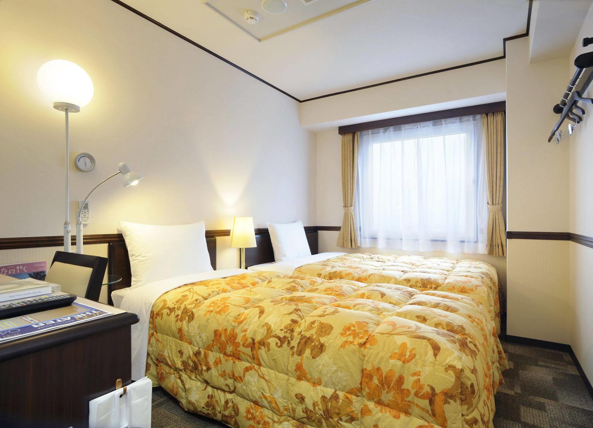 Toyoko Inn Sendai Nishi-Guchi Hirose-Dori Екстериор снимка