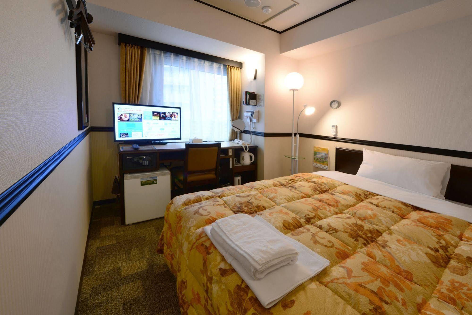 Toyoko Inn Sendai Nishi-Guchi Hirose-Dori Екстериор снимка