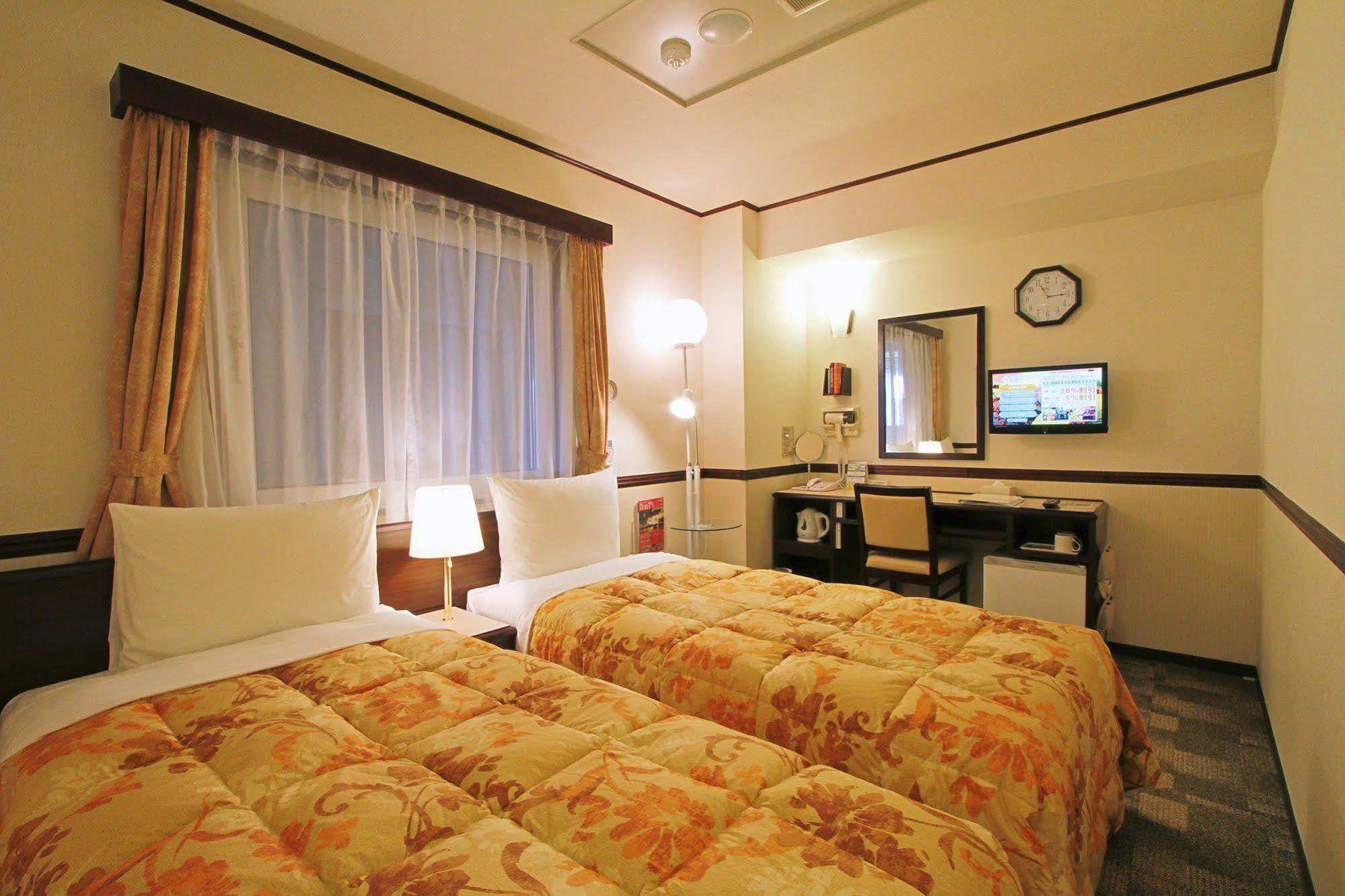 Toyoko Inn Sendai Nishi-Guchi Hirose-Dori Екстериор снимка